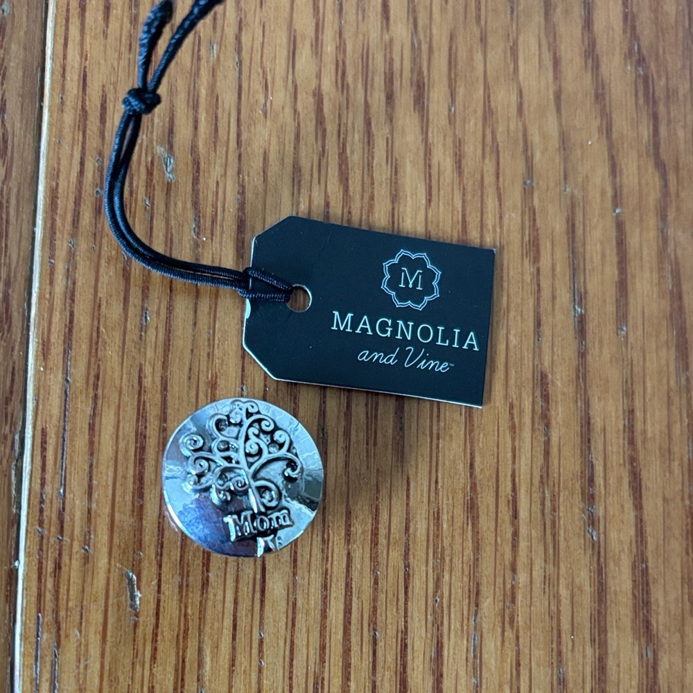 Magnolia and Vine Silver Tree snap
